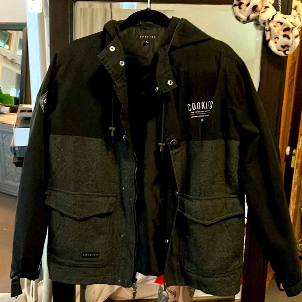 Cookies San Fransisco savages light weight men’s coat size S perfect condition